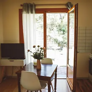  Appartement Joli Studio-3mn Frontière Geneve-wifi-parking-terrasse France